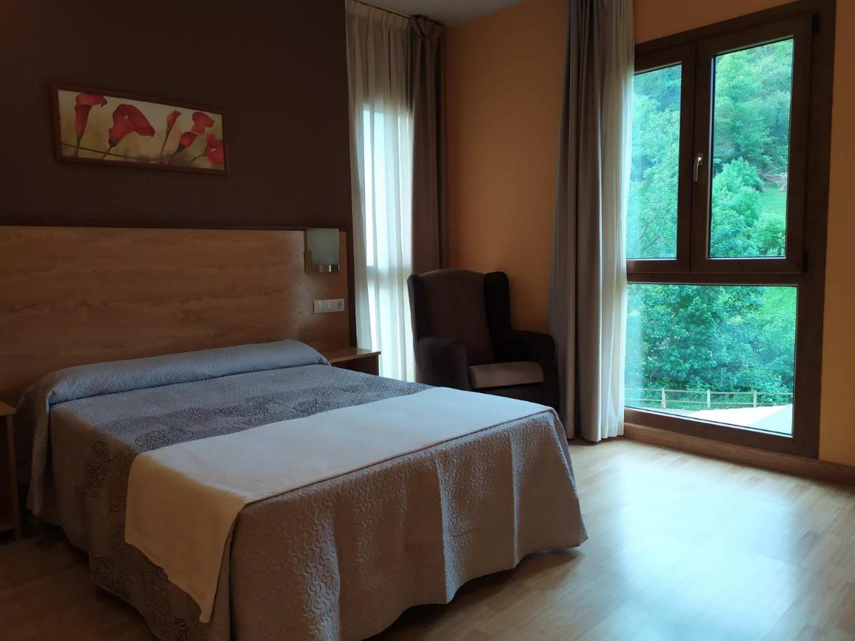 Hotel Santa Cristina Пола-де-Лена Экстерьер фото