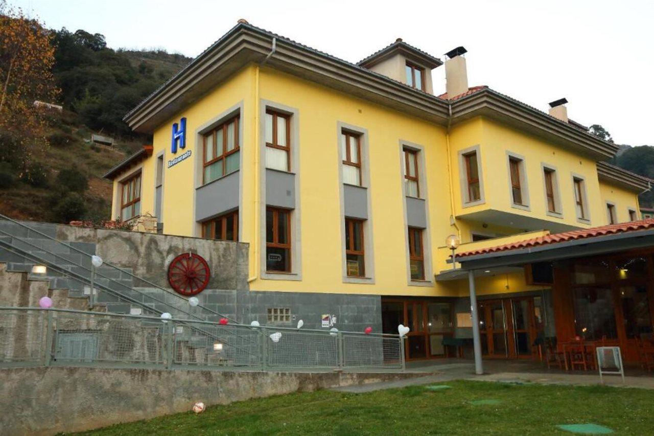 Hotel Santa Cristina Пола-де-Лена Экстерьер фото