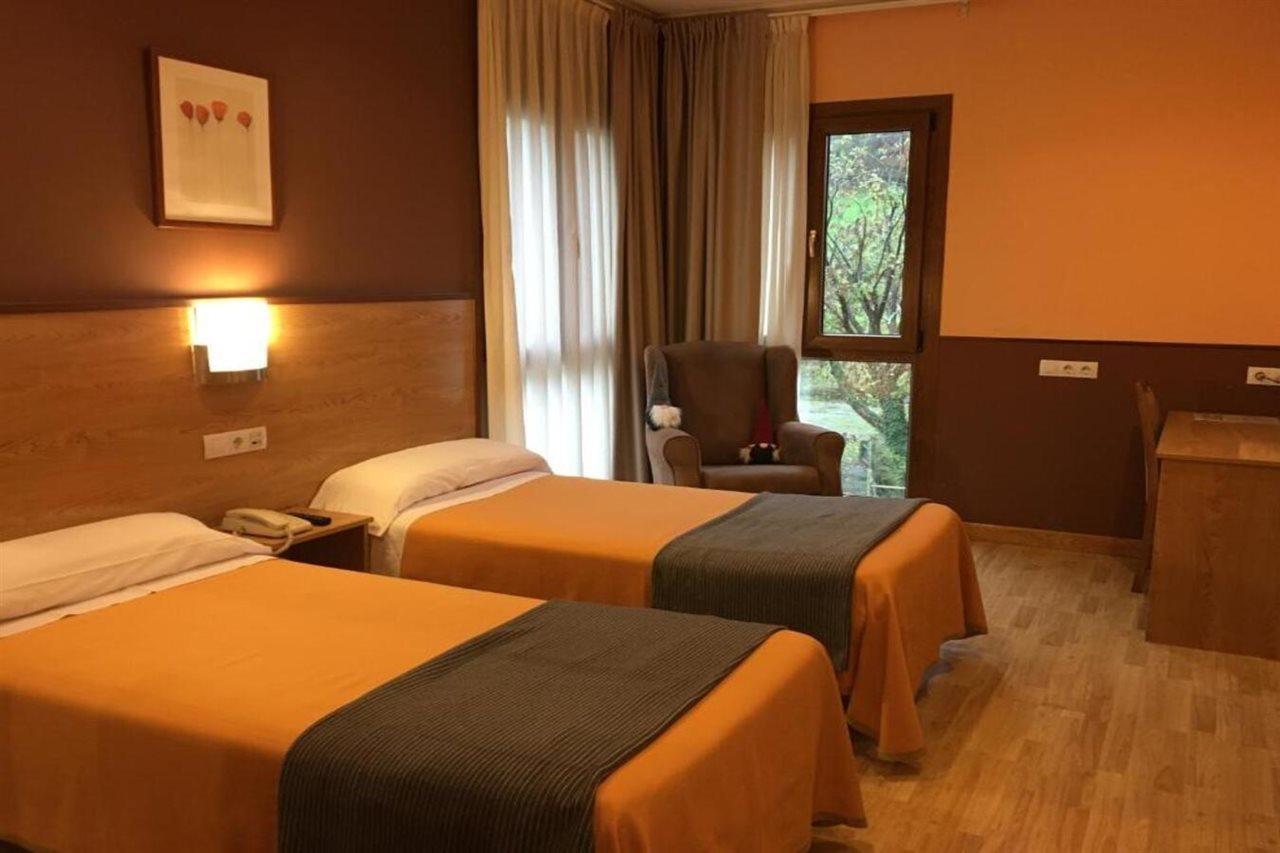 Hotel Santa Cristina Пола-де-Лена Экстерьер фото
