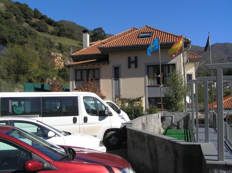 Hotel Santa Cristina Пола-де-Лена Экстерьер фото